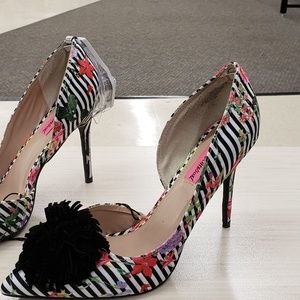 🌹🌺🌻Betsey Johnson heels🌻🌺🌹